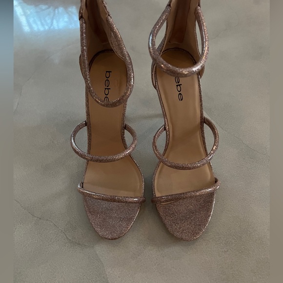 BEBE WOMEN'S BERDINE STRAPPY DRESS SANDALS - Picture 2 of 3